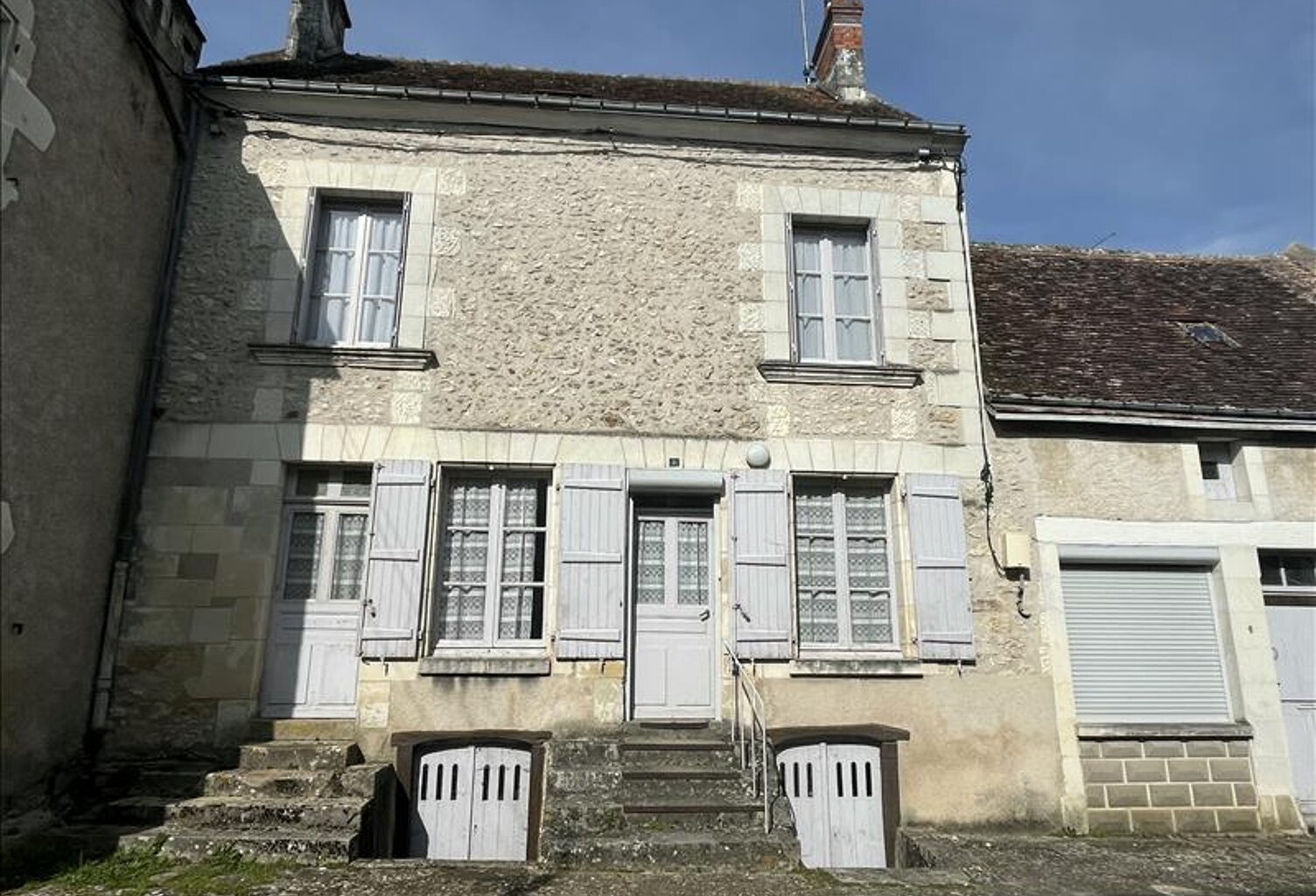 Maison en pierre de 4 pièces principales — photo 1
