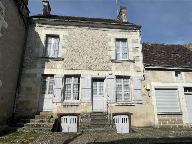 Maison en pierre de 4 pièces principales — photo du bien
