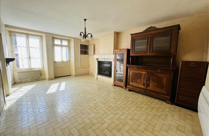 Maison en pierre de 4 pièces principales — photo 2