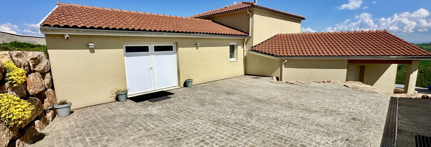 Maison 6 Pièces 136 m² à vendre à Saint-Georges-en-Couzan (42990)