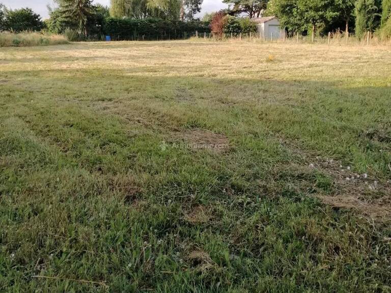 MARSSAC - TERRAIN CONSTRUCTIBLE 899 M2 — photo 1