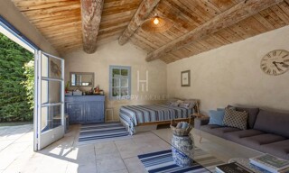 Maison 9 Pièces 300 m² à vendre à Arles (13200)