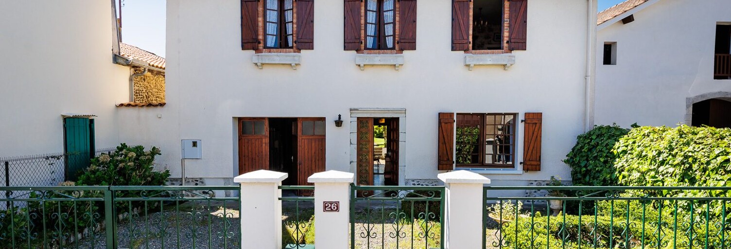 Maison 7 Pièces 158 m² à vendre à Lahontan (64270)