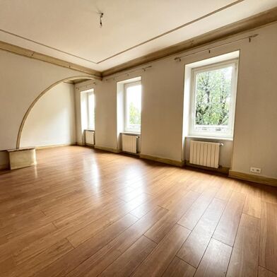 Appartement 4 pièces 709 €