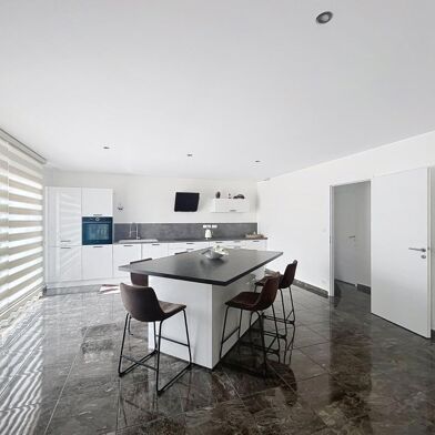 Maison 4 pièces 320250 €