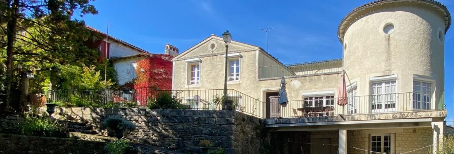 Maison 5 Pièces 327 m² à vendre à Grandjean (17350)