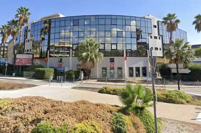 Commerce  330000 €