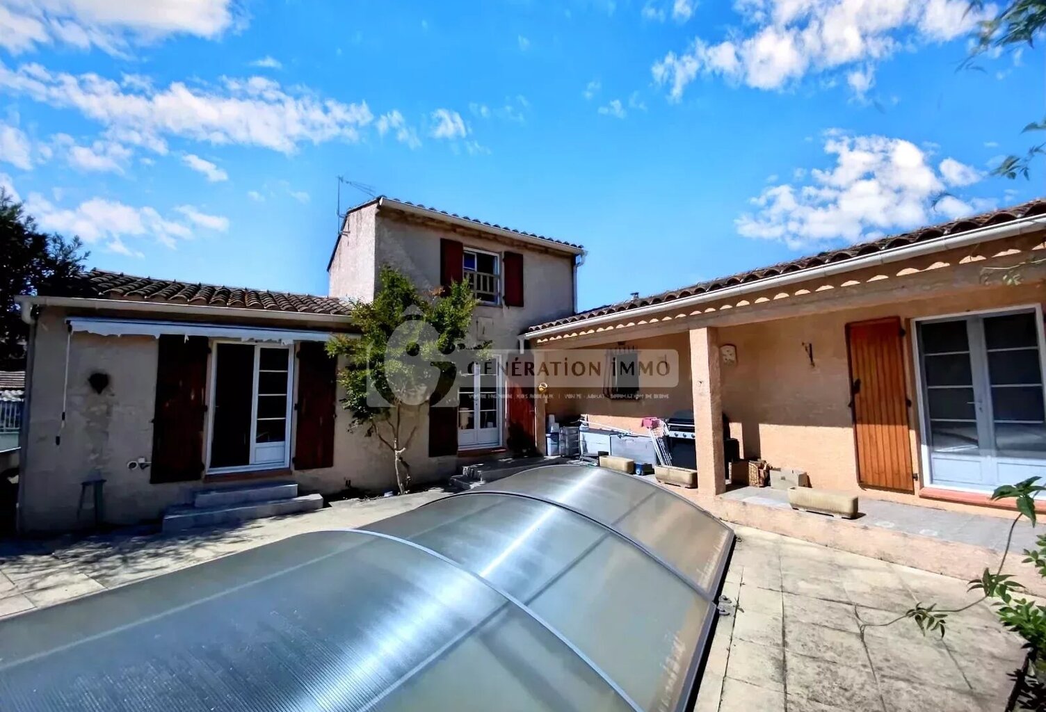 Maison au centre du village de Fontvieille — photo 1