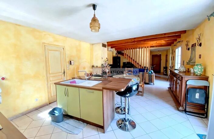 Maison au centre du village de Fontvieille — photo 4