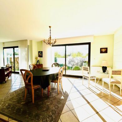 Maison 6 pièces 710600 €