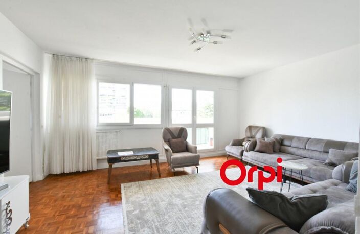 NOUVEAUTÉE ORPI - APPARTEMENT T4 AVEC RENOVATION THERMIQUE, BALCON ET PARKING — photo 2