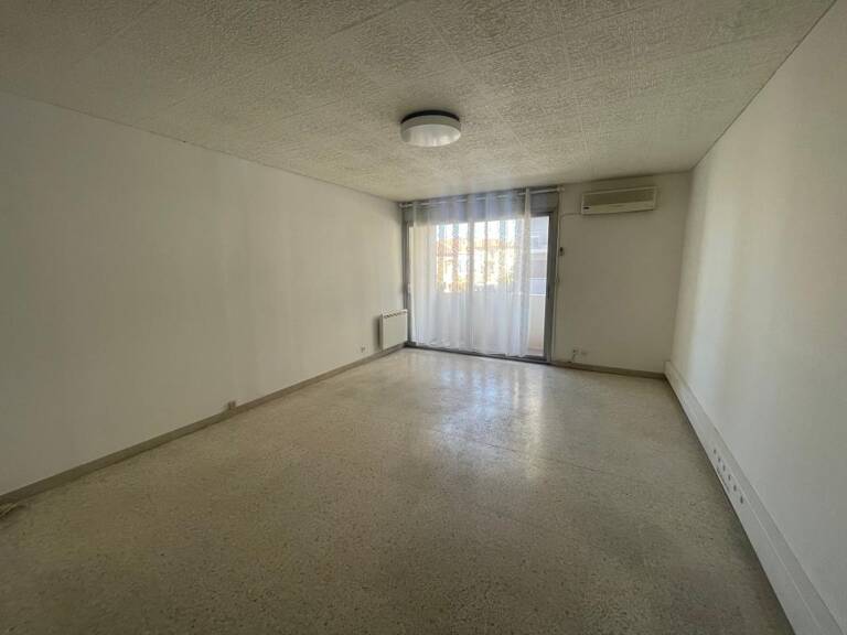 APPARTEMENT 3 PIECES TERRASSE CAVE  POSS  PROFESSION LIBERALE — photo 1