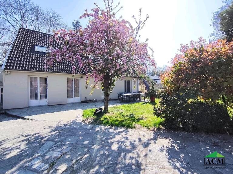 Maison 6 pièces 141 m² — photo 1