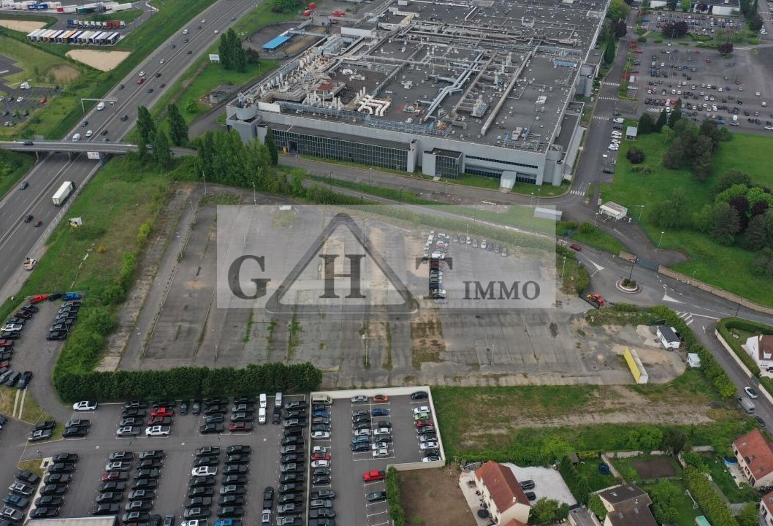 EXCLUSIVITE TERRAIN EMPLACEMENT N°1 AUTOROUTE A6 5500 M² A LOUER — photo 1