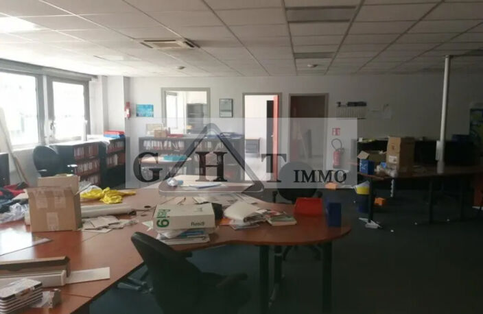 Bâtiment indépendant de 980 m² à vendre – Montgeron — photo 2