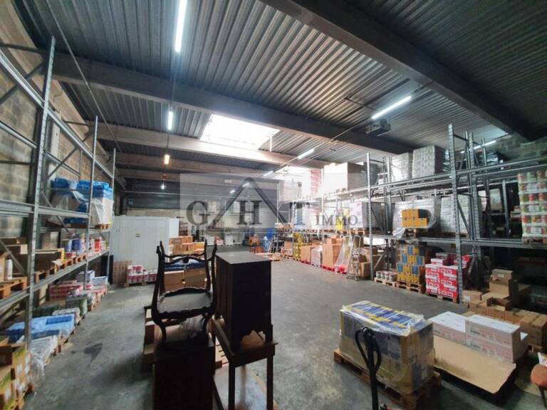 A LOUER 596M² ENTREPOT ET BUREAUX AU BOURGET — photo 1