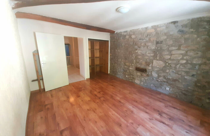 APPARTEMENT T3 AVEC JARDIN CAVE ET STATIONNEMENT ST PRIVAT — photo 4