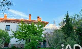 Maison 8 Pièces 219 m² à vendre à Prades (66500)