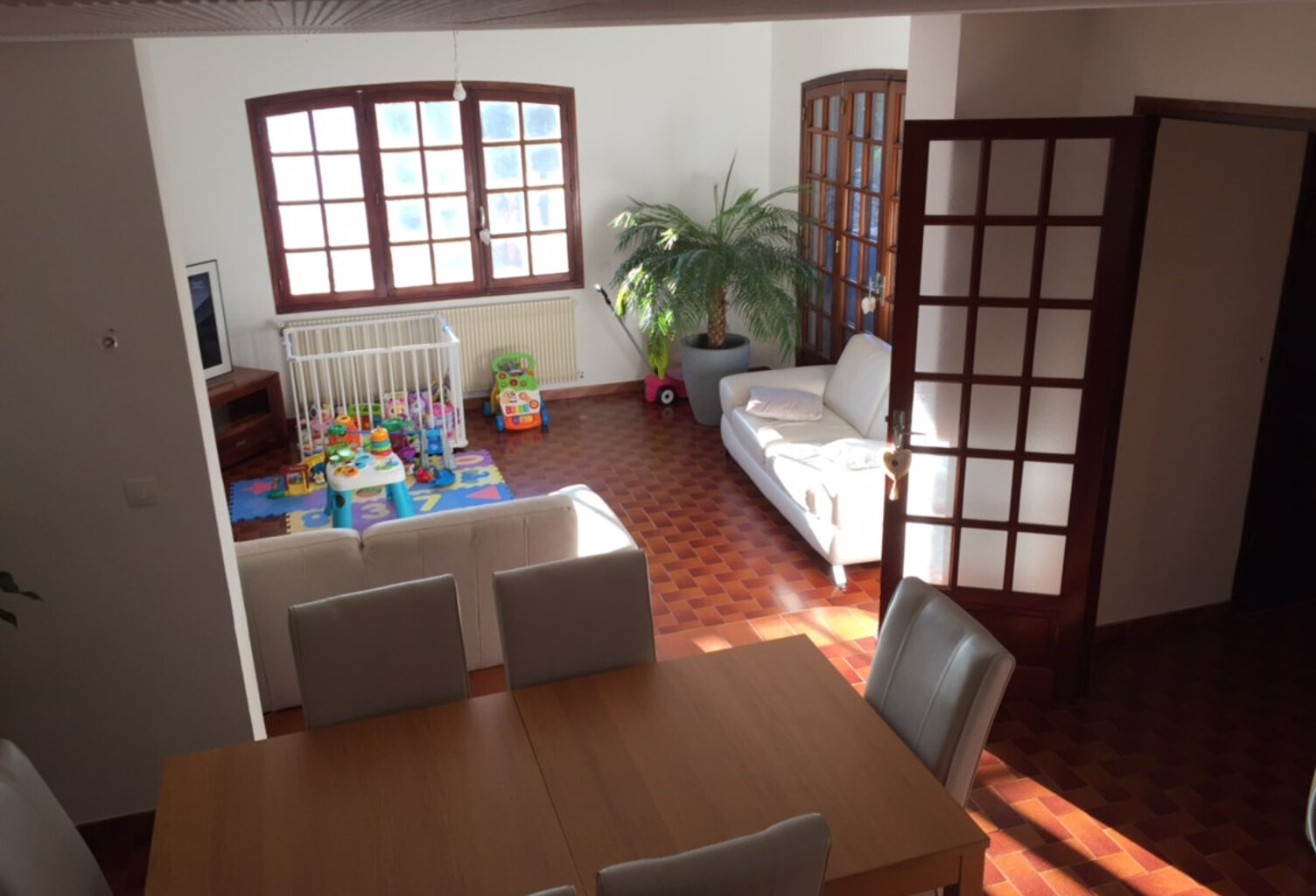 TOULON - MAISON A RENOVER SUR 1 000 M2 DE TERRAIN PLAT — photo 1