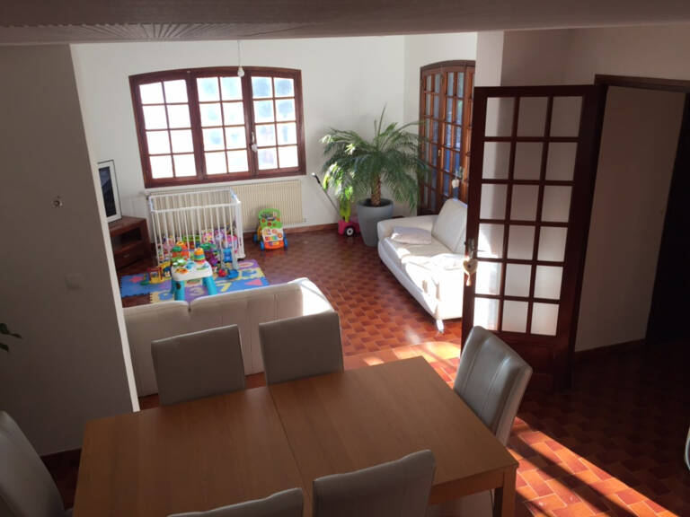 TOULON - MAISON A RENOVER SUR 1 000 M2 DE TERRAIN PLAT — photo 1