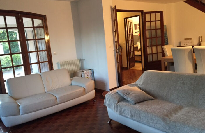 TOULON - MAISON A RENOVER SUR 1 000 M2 DE TERRAIN PLAT — photo 3