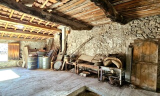 Maison 8 Pièces 192 m² à vendre à Claviers (83830)