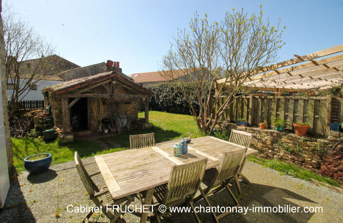 CHANTONNAY - Jolie maison ancienne dans environnement calme — photo 2