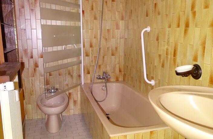 Appartement T3 avec 2 garages. — photo 4