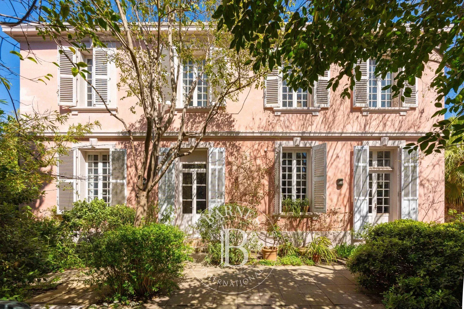 Villa / Maison 10 pièces  à vendre Marseille 9eme 13009