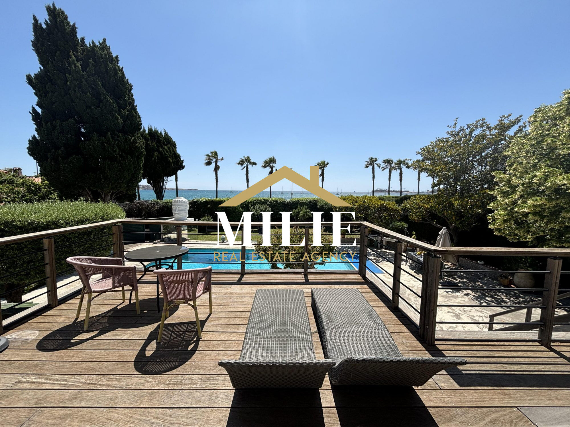 Villa / Maison  T8 à vendre Bandol 83150