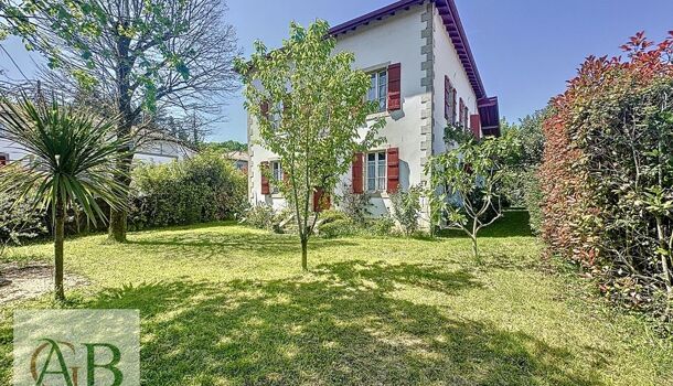 Villa / Maison 11 pièces  à vendre Ustaritz 64480