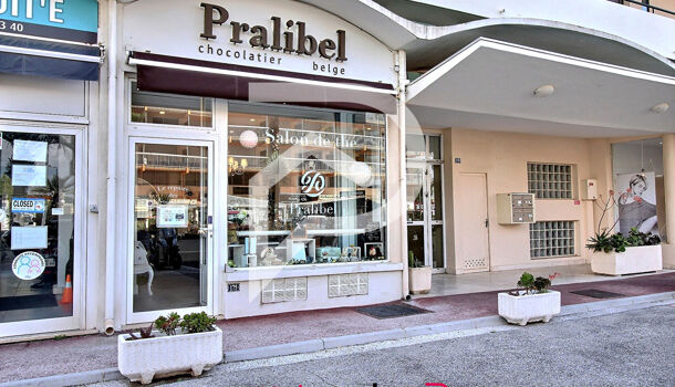 Local commercial 3 pièces  à vendre Lavandou (Le) 83980