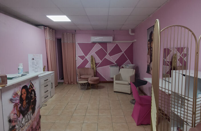 Immeuble centre ville basse terre — photo 4