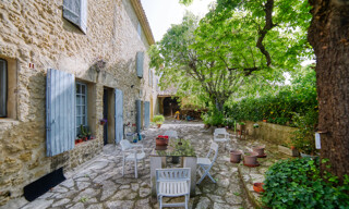 Maison 16 Pièces 407 m² à vendre à Vaugines (84160)