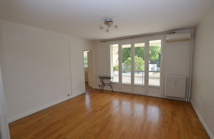 Appartement - BRON — photo 3