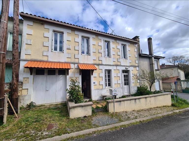 Maison en pierre de 8 pièces principales — photo 1