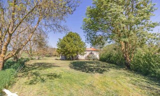 Maison 9 Pièces 300 m² à vendre à Moragne (17430)