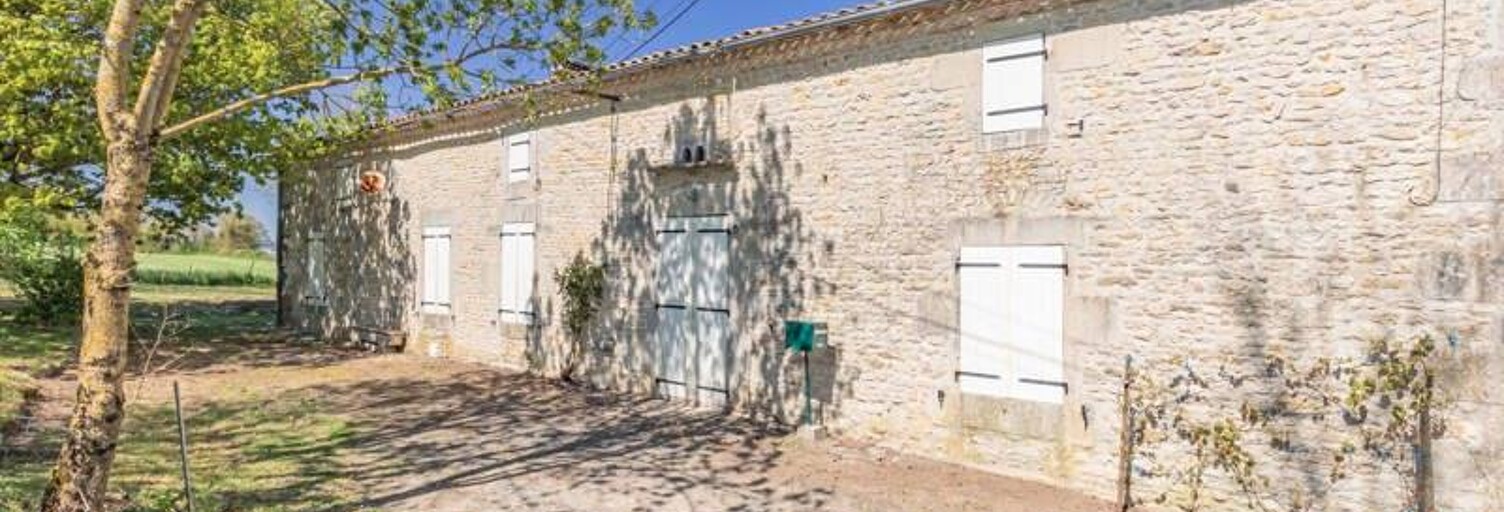 Maison 9 Pièces 300 m² à vendre à Moragne (17430)