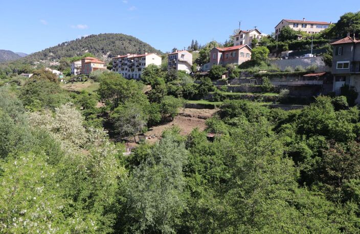 L'ESCARENE - TERRAIN DE LOISIRS 1823 M² A VENDRE — photo 2