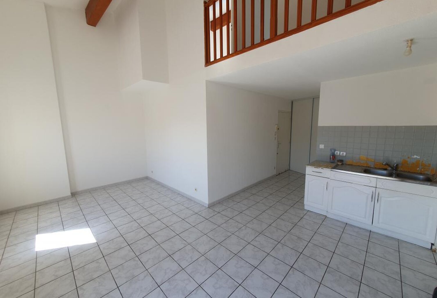 Appartement T3 Duplex proche commerces — photo 1