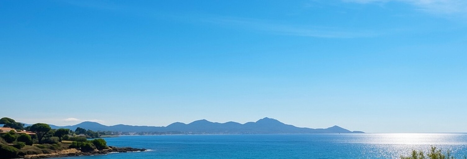 Immeuble  520 m² à vendre à Roquebrune-sur-Argens (83380)