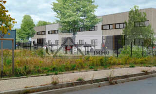 Local industriel  425 m² à louer à Viarmes (95270)