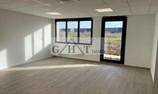 Bureau  296 m² à louer à Saint-Pathus (77178)