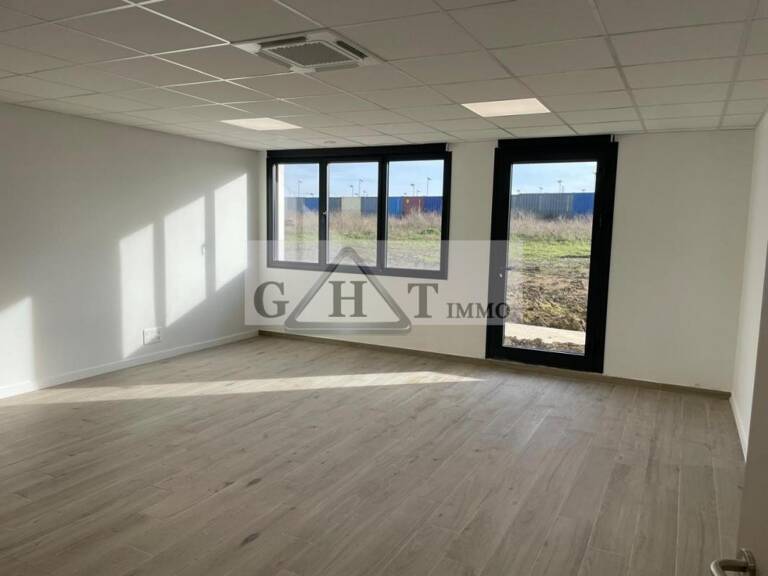 Bureaux à louer – 161 – Neuf – Saint-Pathus — photo 1