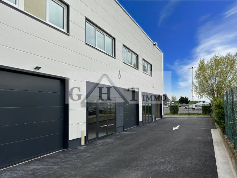 ENTREPOT 274 M² A VENDRE A FONTENAY TRESIGNY — photo 1