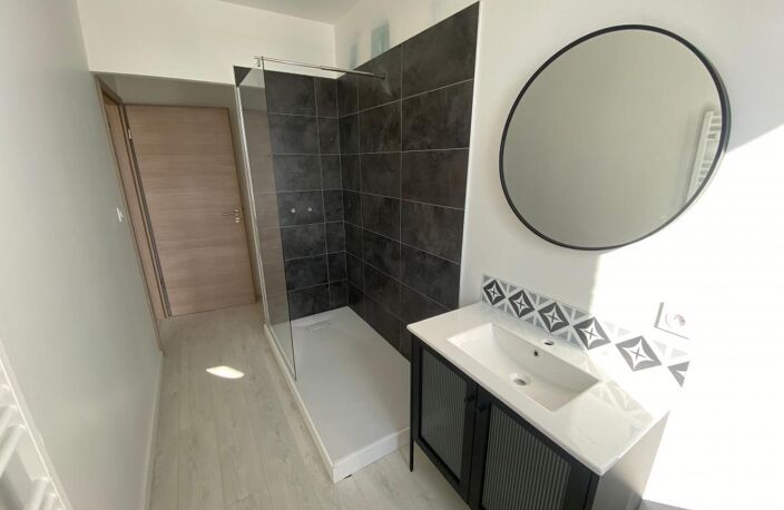 Appartement rénové F3 de 55m² - Place de parking - Cave — photo 4