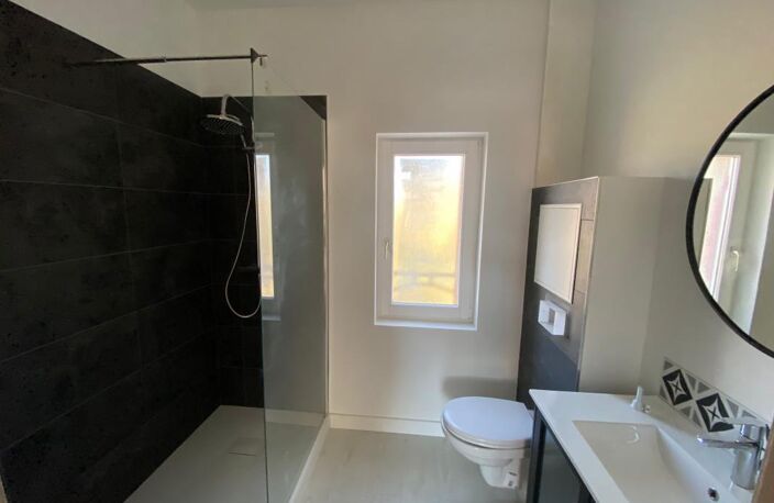 Appartement rénové F3 de 56m² - Place de parking - Cave — photo 2