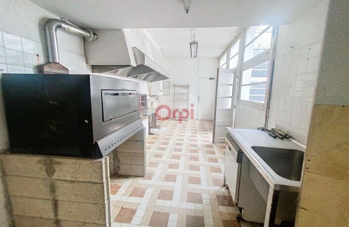 Produit d'investissement 500 m2 Questembert centre — photo 3