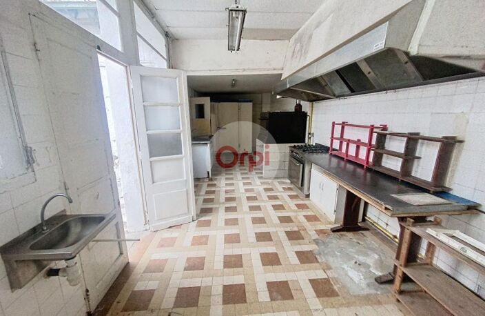 Produit d'investissement 500 m2 Questembert centre — photo 4