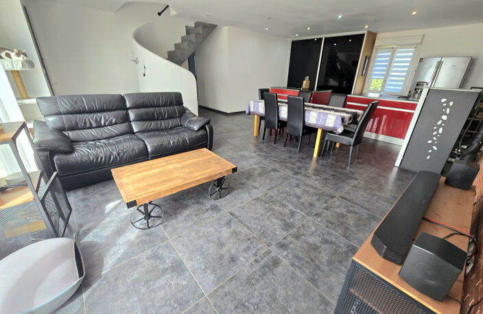 Maison de 2013 6 chambres avec garage à Collonges et Premièr — photo 2